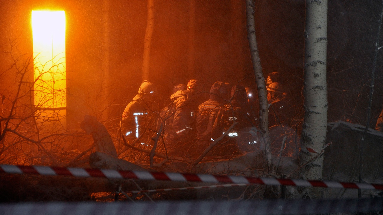 МЧС: в упавшем под Иркутском Ан-12 находилось девять человек