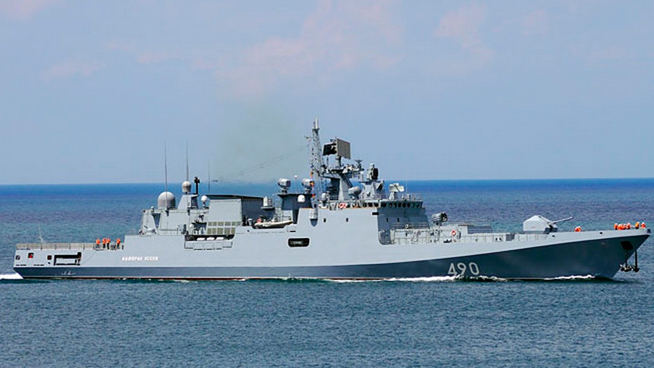«Адмирал Эссен» защитил пункт базирования в Черном море от «вражеского удара»