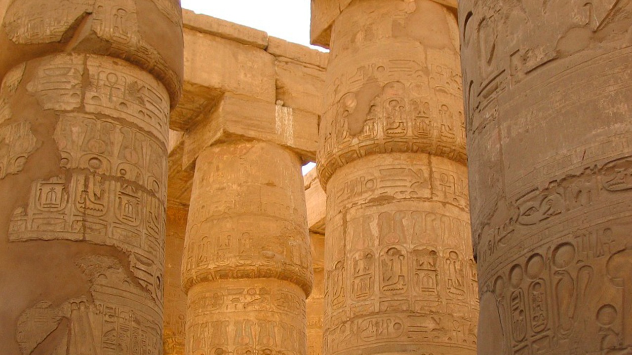 В египетской пустыне обнаружили затерянный храм Солнца