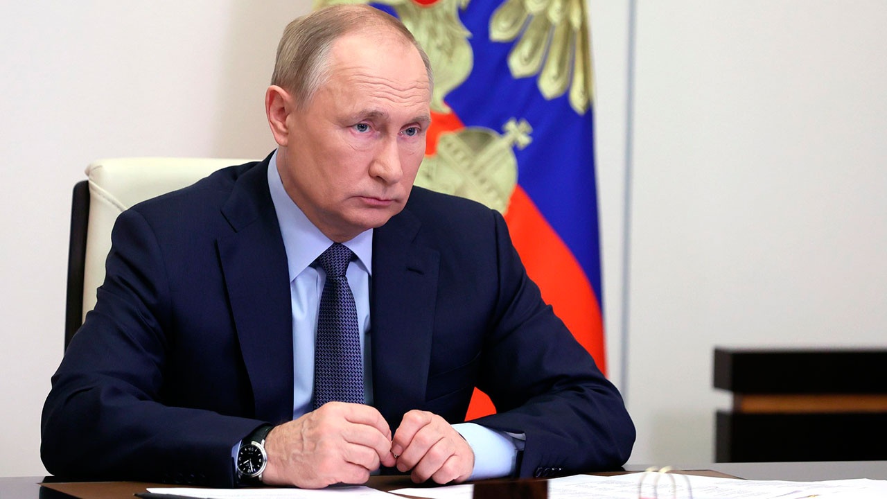 Путин подписал закон, позволяющий заключать трудовой договор онлайн без дублирования на бумаге