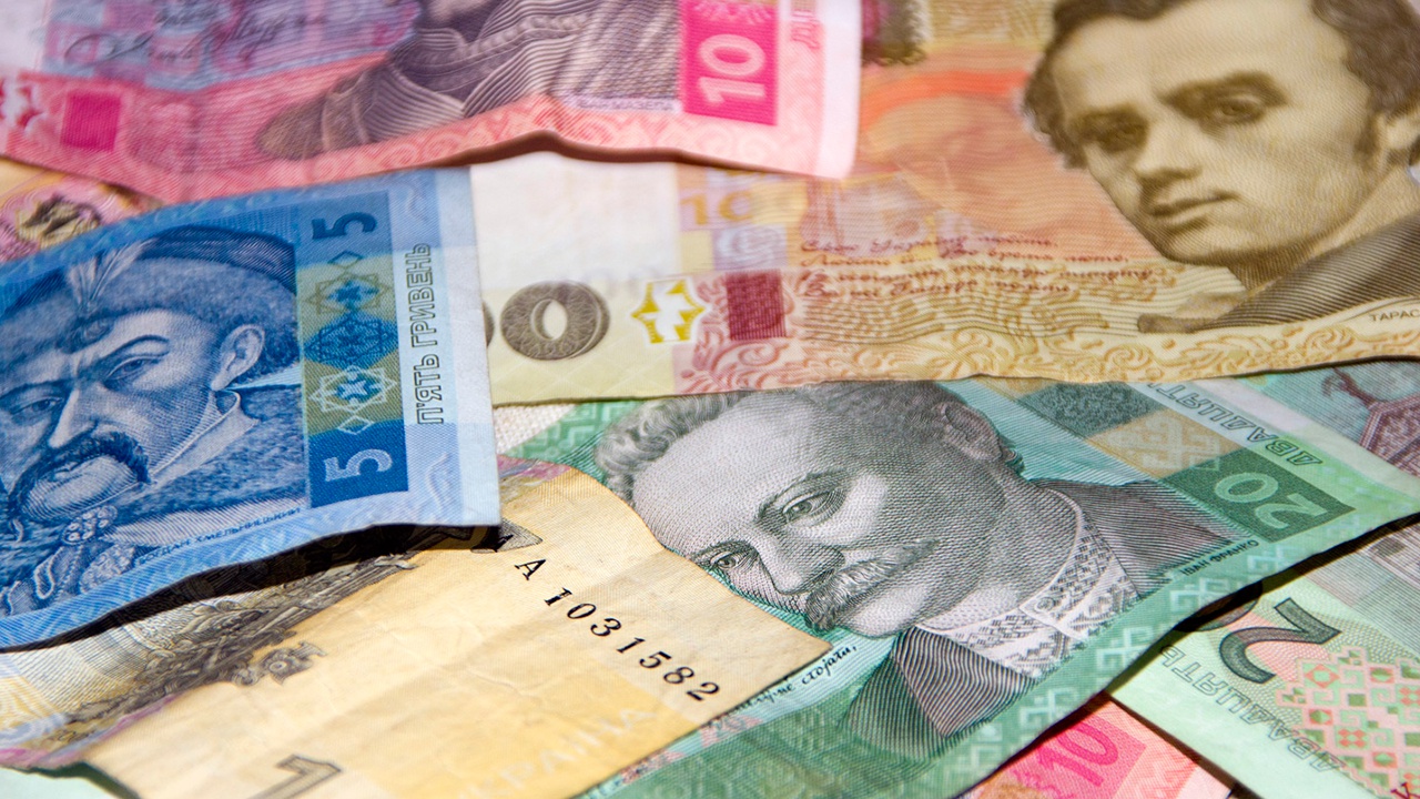 Нацбанк Украины продал рекордное количество валюты ради спасения гривны