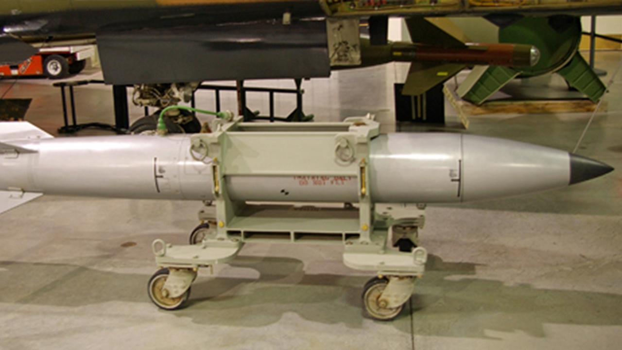 В США выпустили первый серийный образец модернизированной атомной бомбы B61