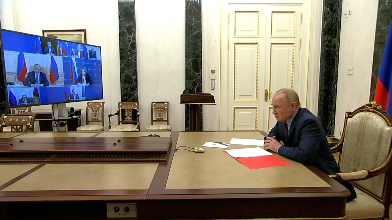 Путин ударил по столу