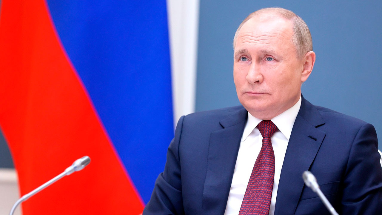 Путин подписал закон об увеличении МРОТ до 13 890 рублей в 2022 году