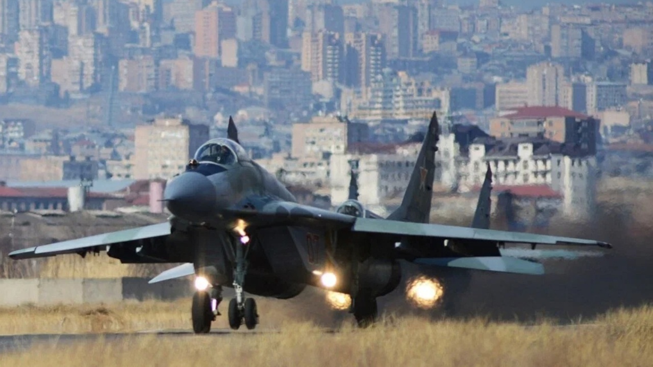 МиГ-29 России и силы ПВО Армении отбили «вражеские» авиаудары в небе над Закавказьем