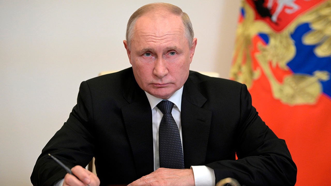 Путин поручил разработать способы отказа от обработки персональных данных