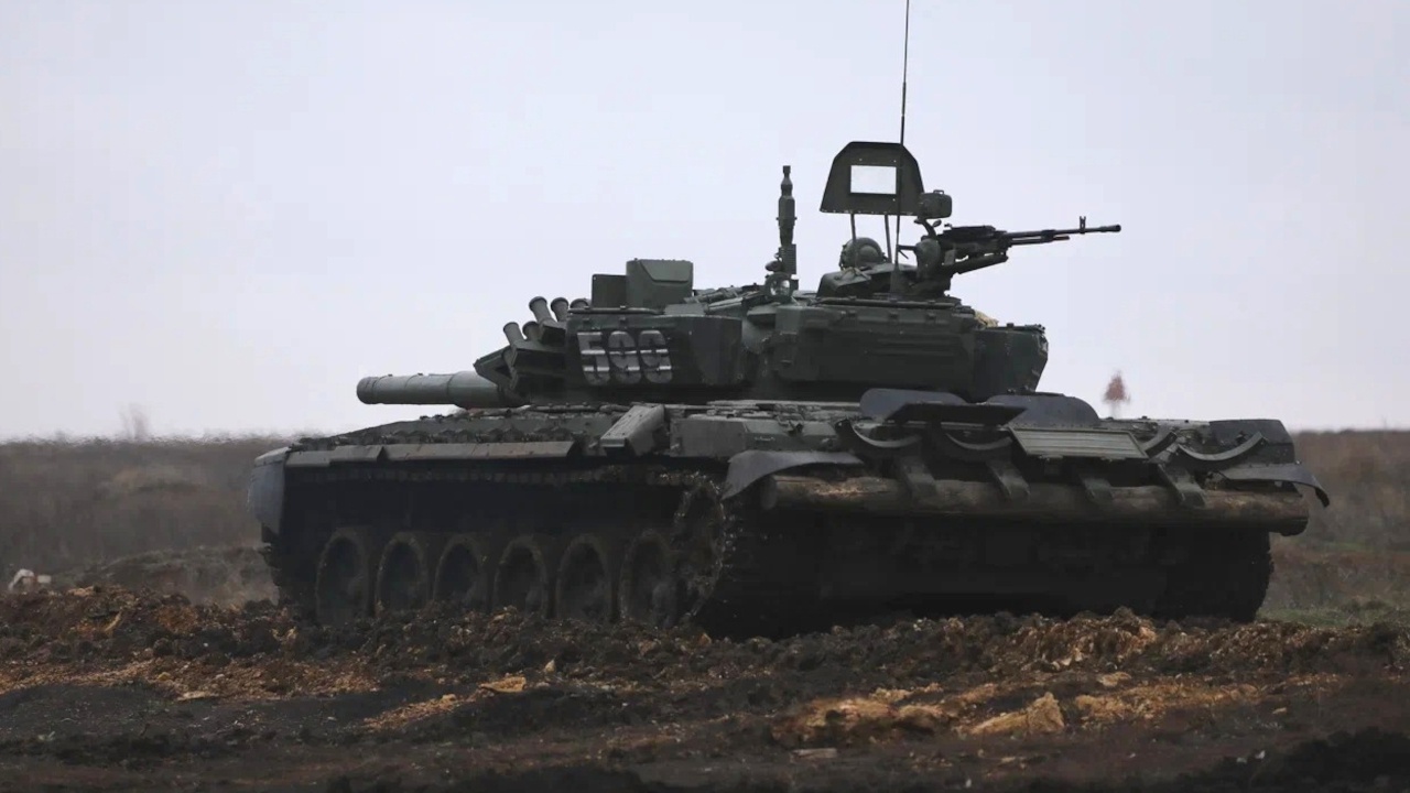 Экипажи Т-72Б3 посоревновались за право попасть на «Танковый биатлон» под Ростовом