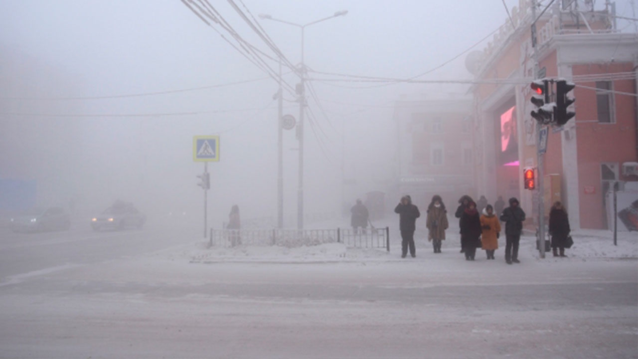 В экстремальный мороз: сорок две тысячи людей в Якутии остались без электричества
