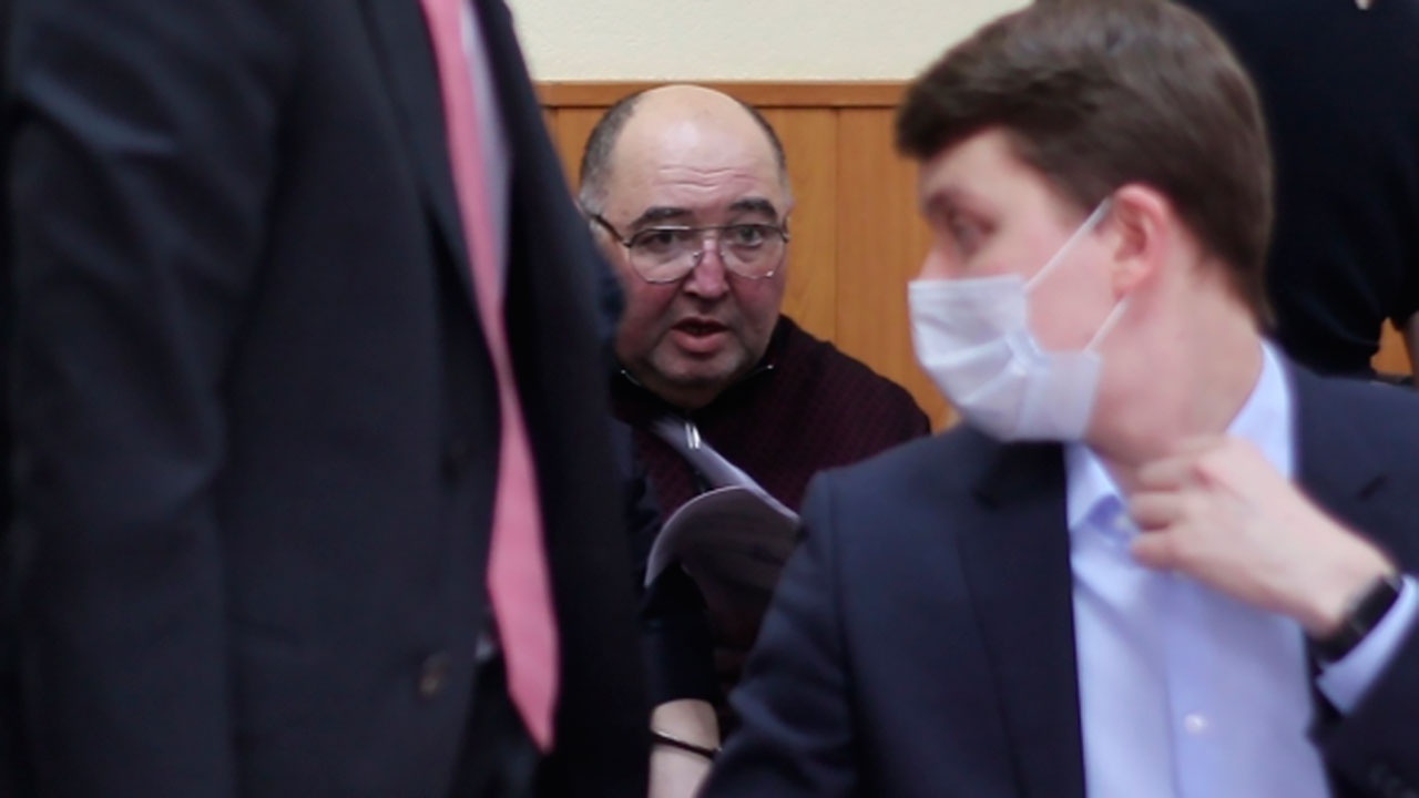 Суд оставил экс-сенатора Шпигеля под арестом по делу о взятках