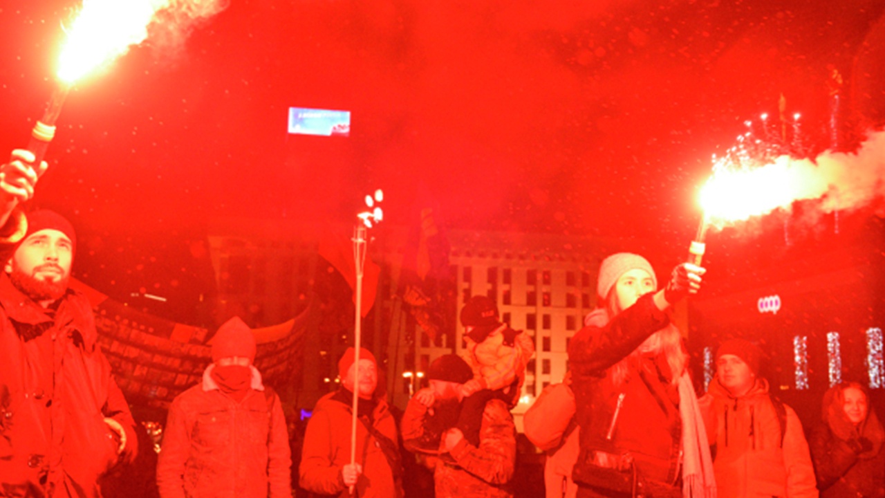 В Киеве прошло факельное шествие националистов в честь Бандеры