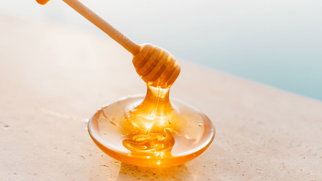 Диетолог призвал осторожнее относиться к меду
