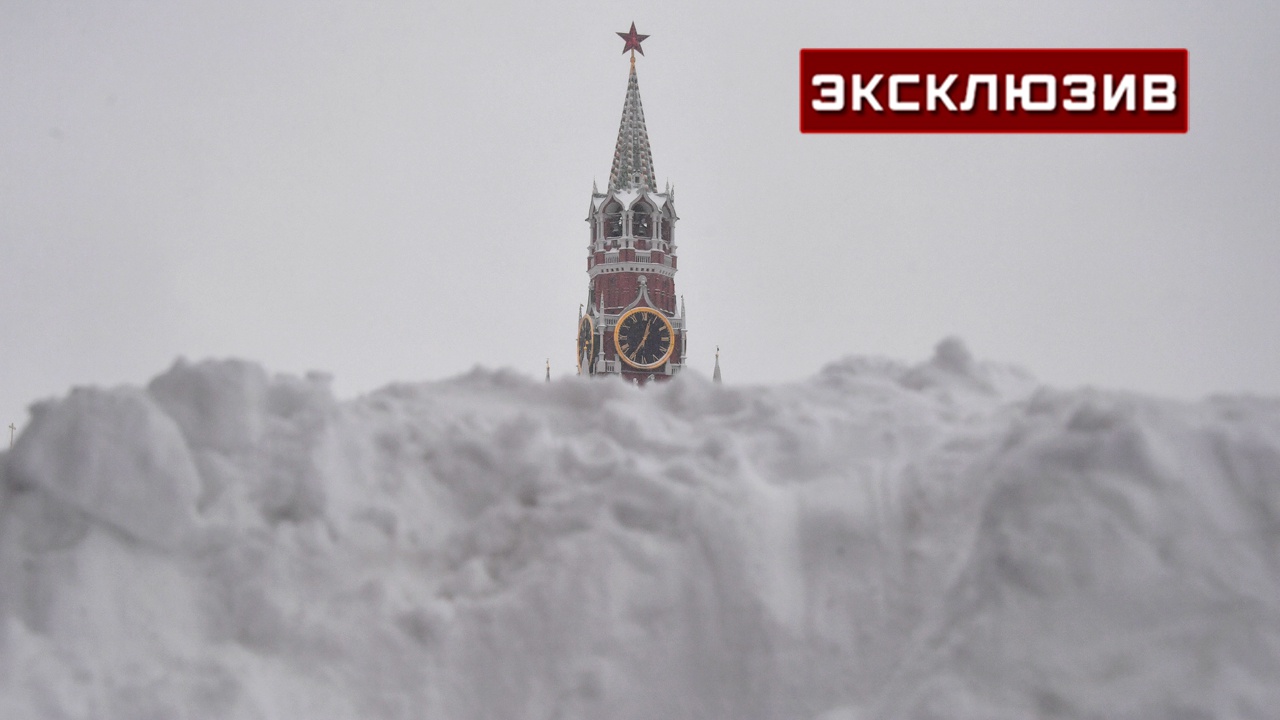 Оценивая сообщил. Первый снег в Москве 2022. Снег в Москве 2022 фото. 2013 Год Телеканал звезда на Москву идут снегопады. Первый снег в Москве 2022 года фотография.