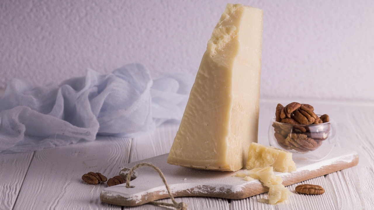 Диетолог объяснил опасность ежедневного потребления сыра