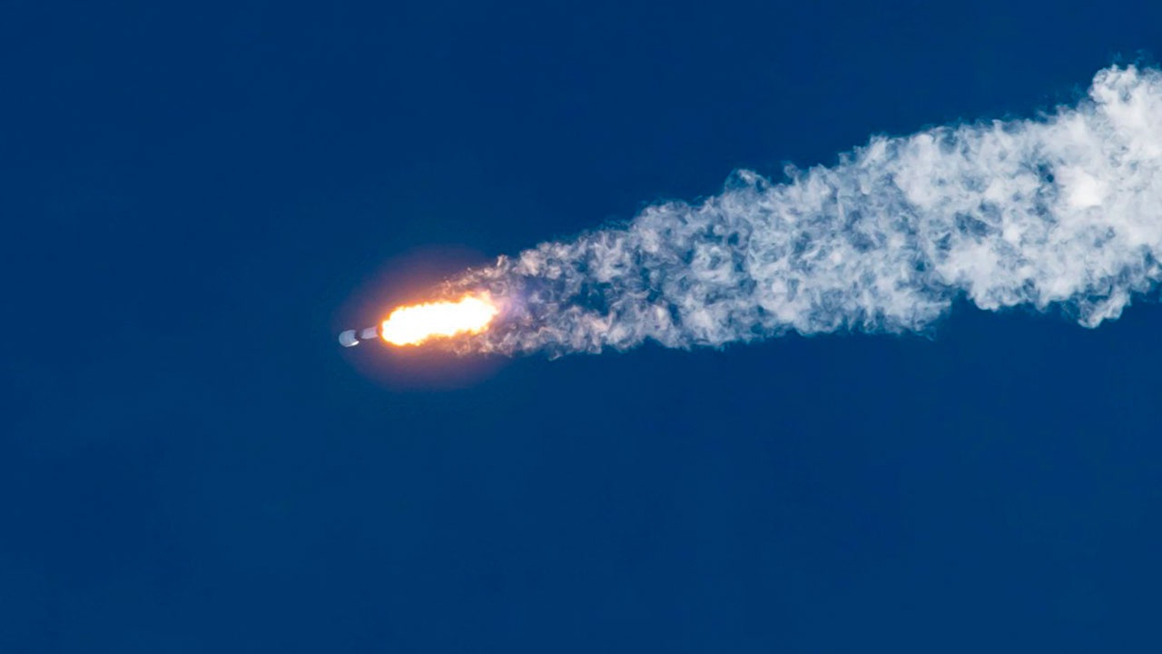 SpaceX запустила Falcon 9 с украинским спутником
