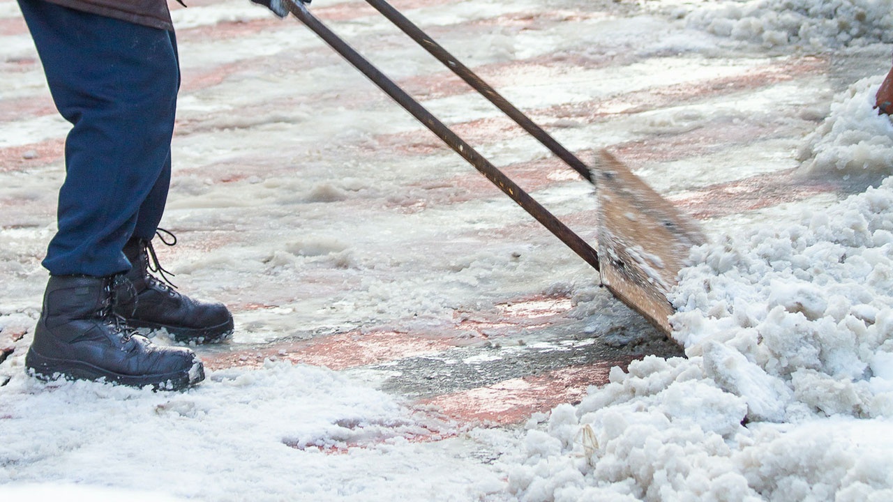 «Планировать и лыжи, и санки»: метеоролог об увеличении высоты снега в Москве