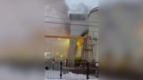 В Петербурге загорелось здание возле метро «Старая Деревня»