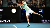 Теннисист Медведев вышел в 1/8 финала Australian Open