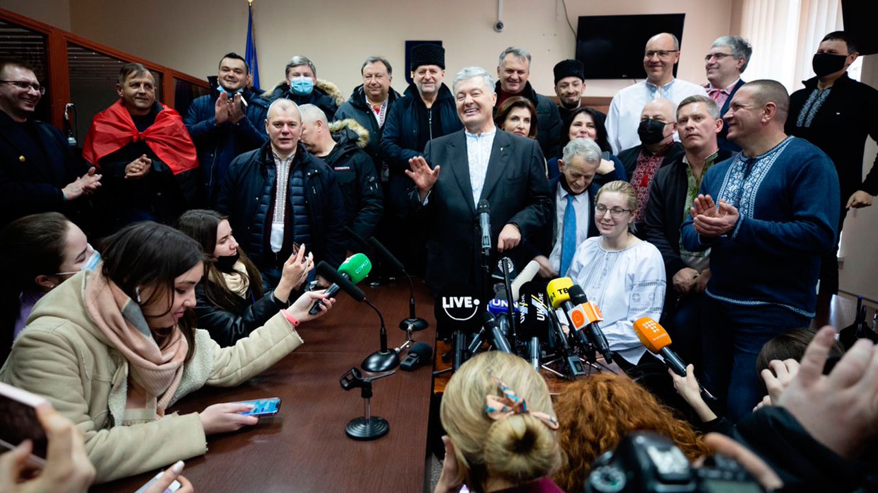 Товарищ «Порох»: как Украина отреагировала на возвращение Порошенко