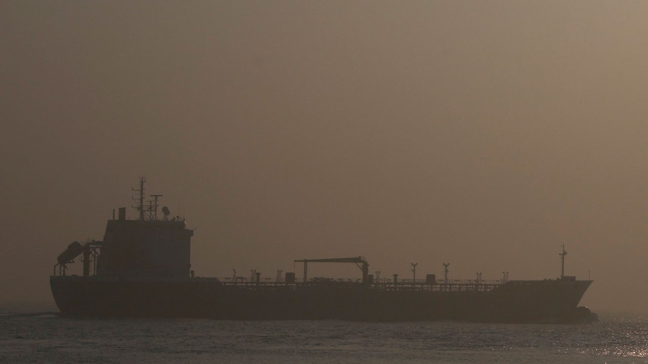 В акватории Черного моря загорелся танкер с российским экипажем