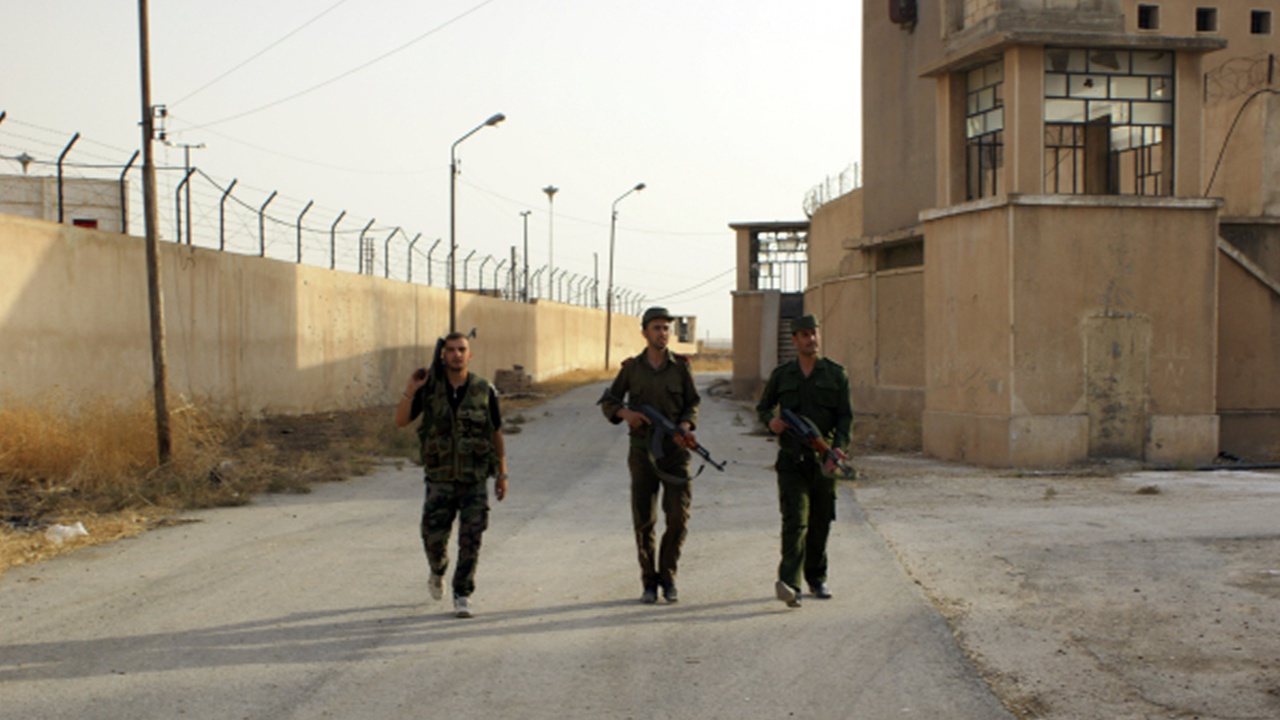 В ЦПВС сообщили о вооруженном мятеже в тюрьме в сирийской провинции Эль-Хасака