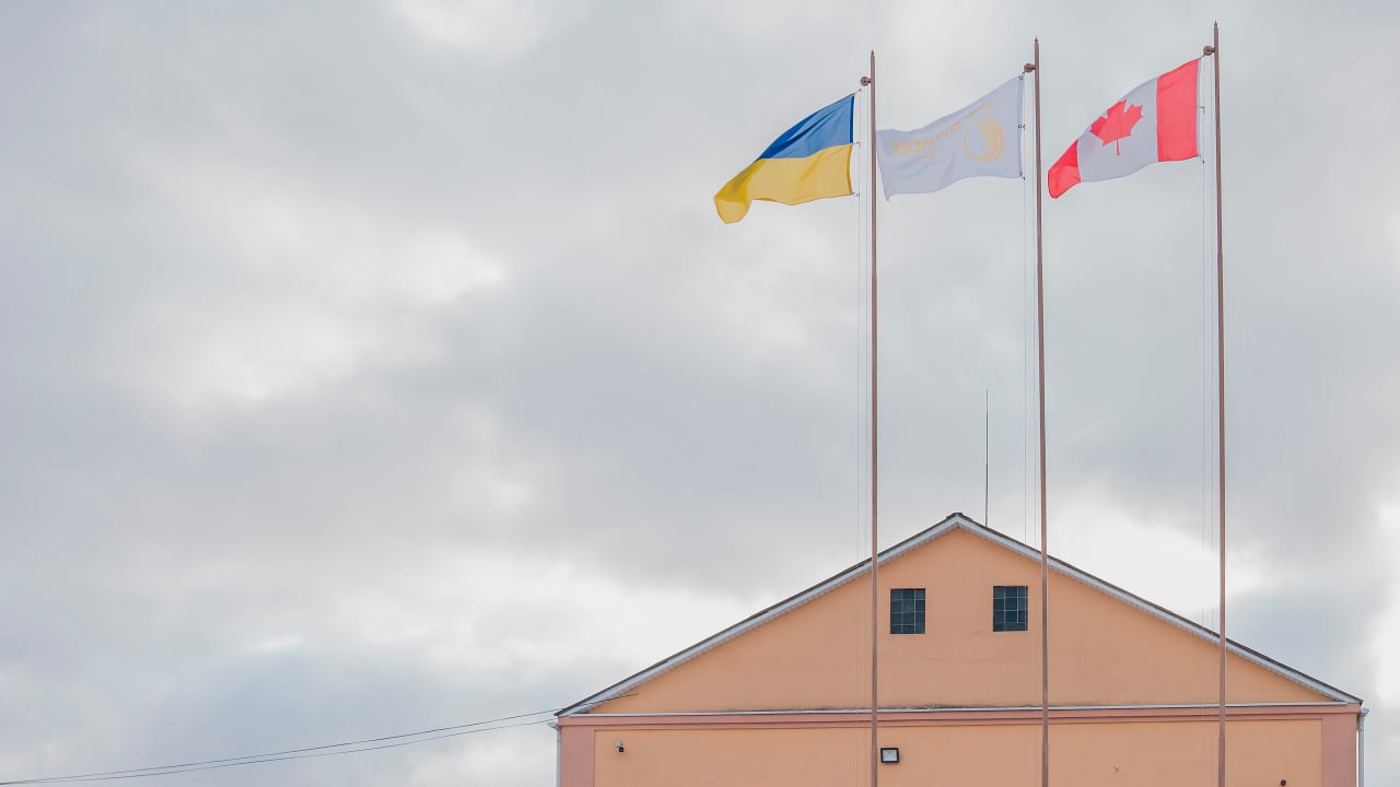 МИД Канады приказал семьям дипломатов покинуть Украину