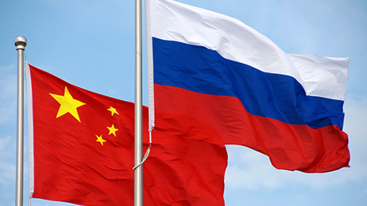 Путин заявил о равноправном сотрудничестве России и Китая