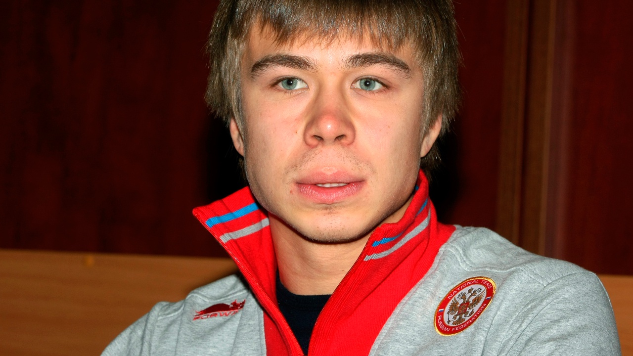 Шорт-трекист Елистратов выиграл бронзовую медаль на Олимпиаде в Пекине