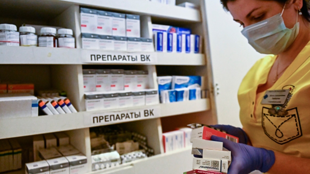 Названы имеющие право на бесплатные лекарства категории россиян