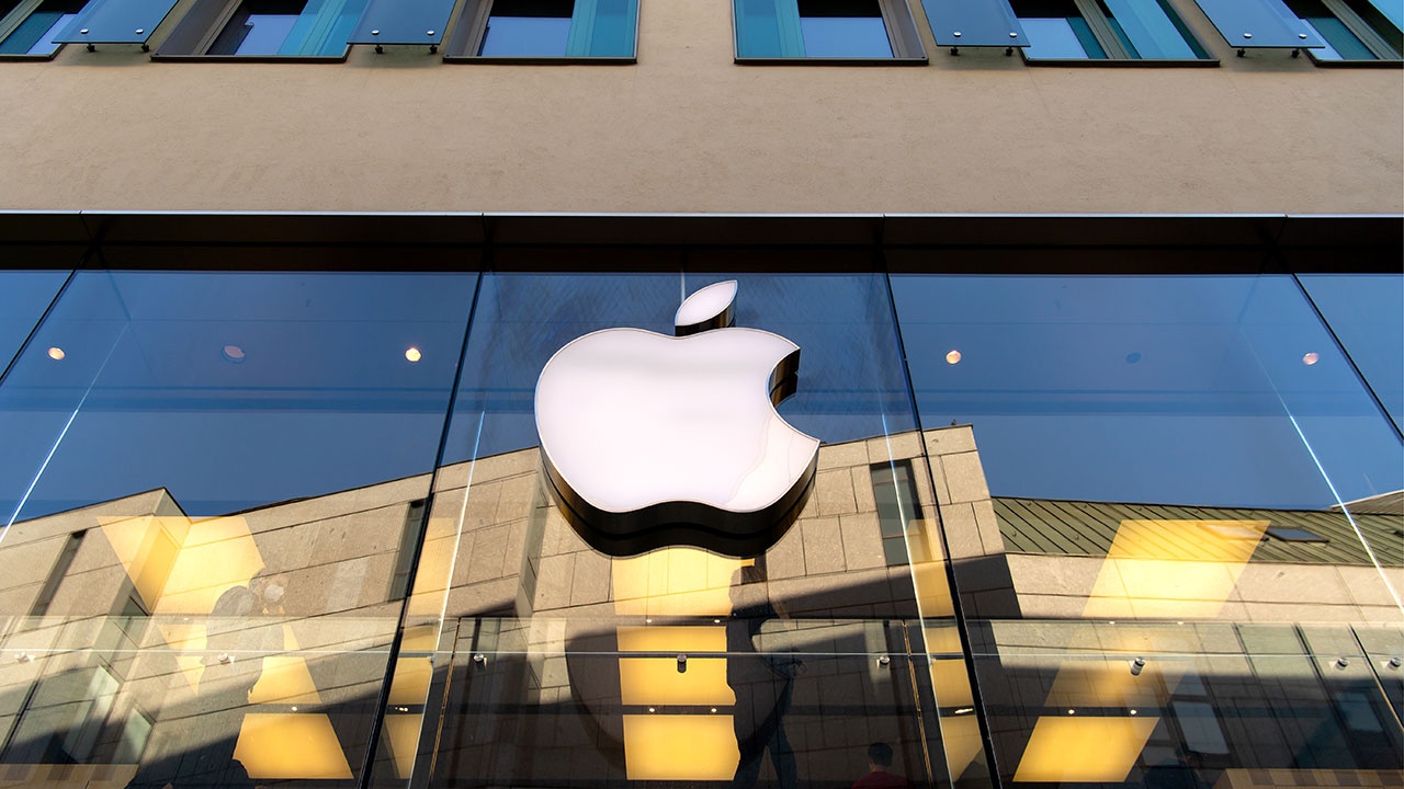 Apple остановила продажи на официальном сайте в России