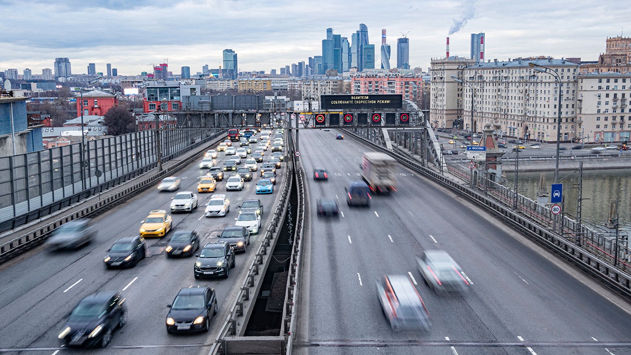 Дорога в москве закрыта. Дорога в москве закрыта. Москва дорога. Дорога в москве закрыта. Дорога в москве закрыта.