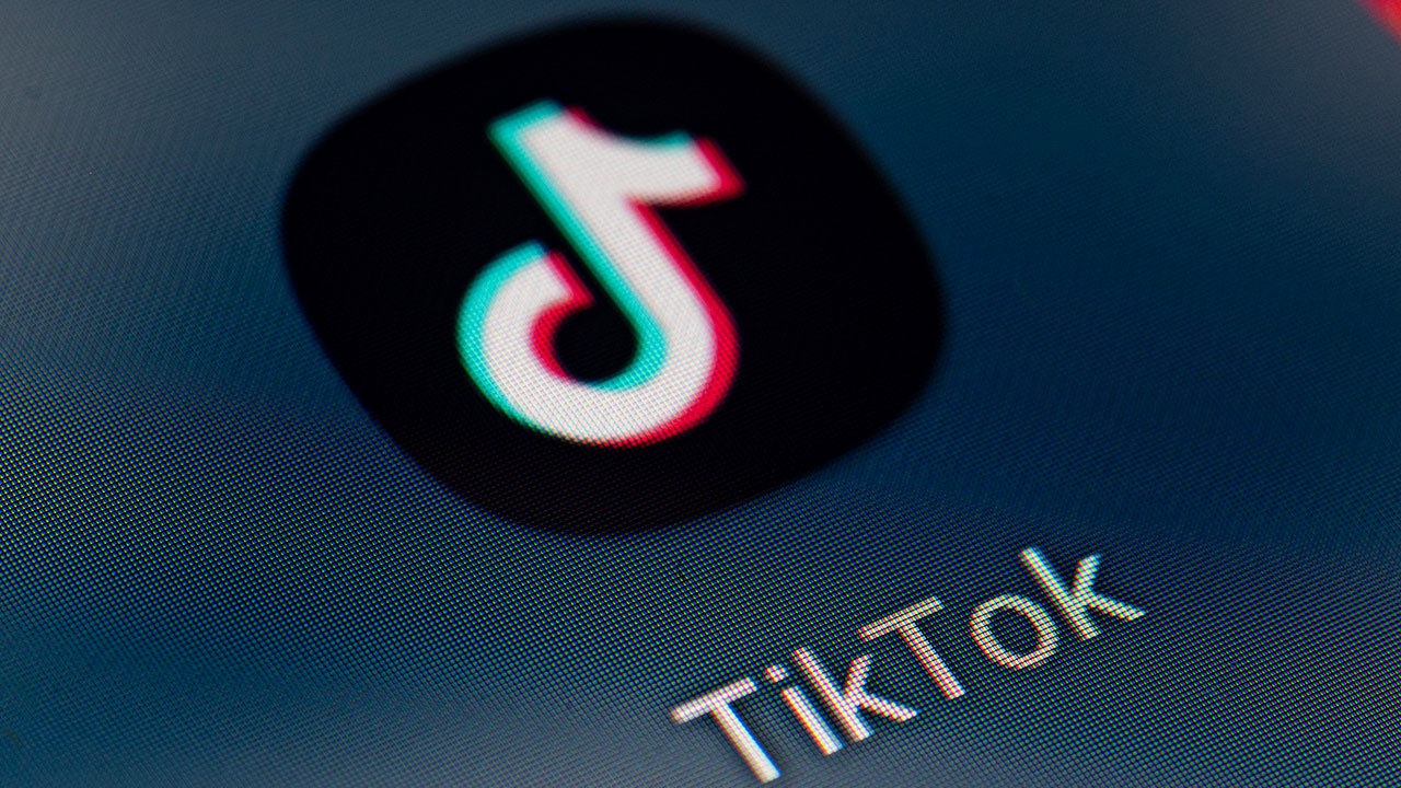 TikTok ввел ограничение на работу сервиса в России