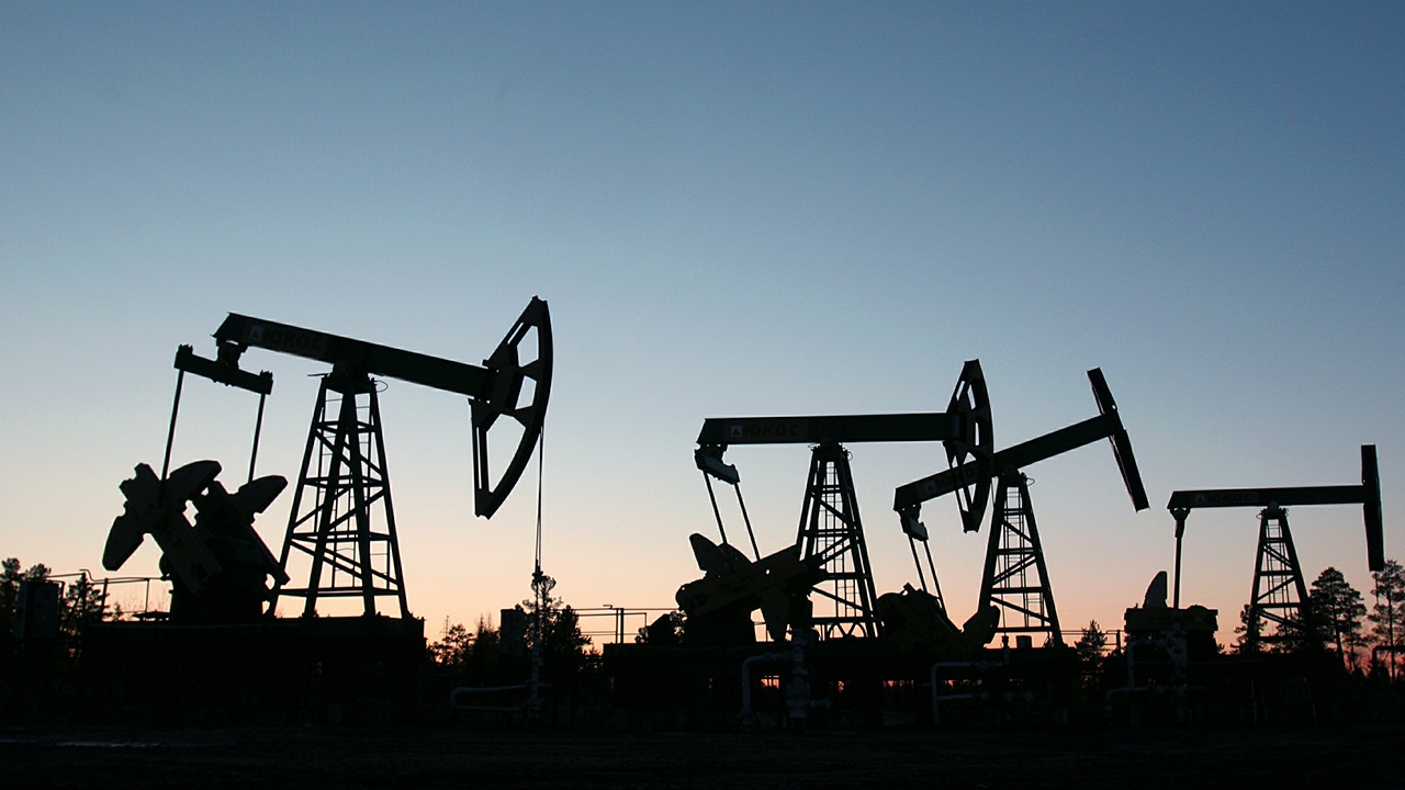Новак рассказал о катастрофических последствиях отказа от российской нефти
