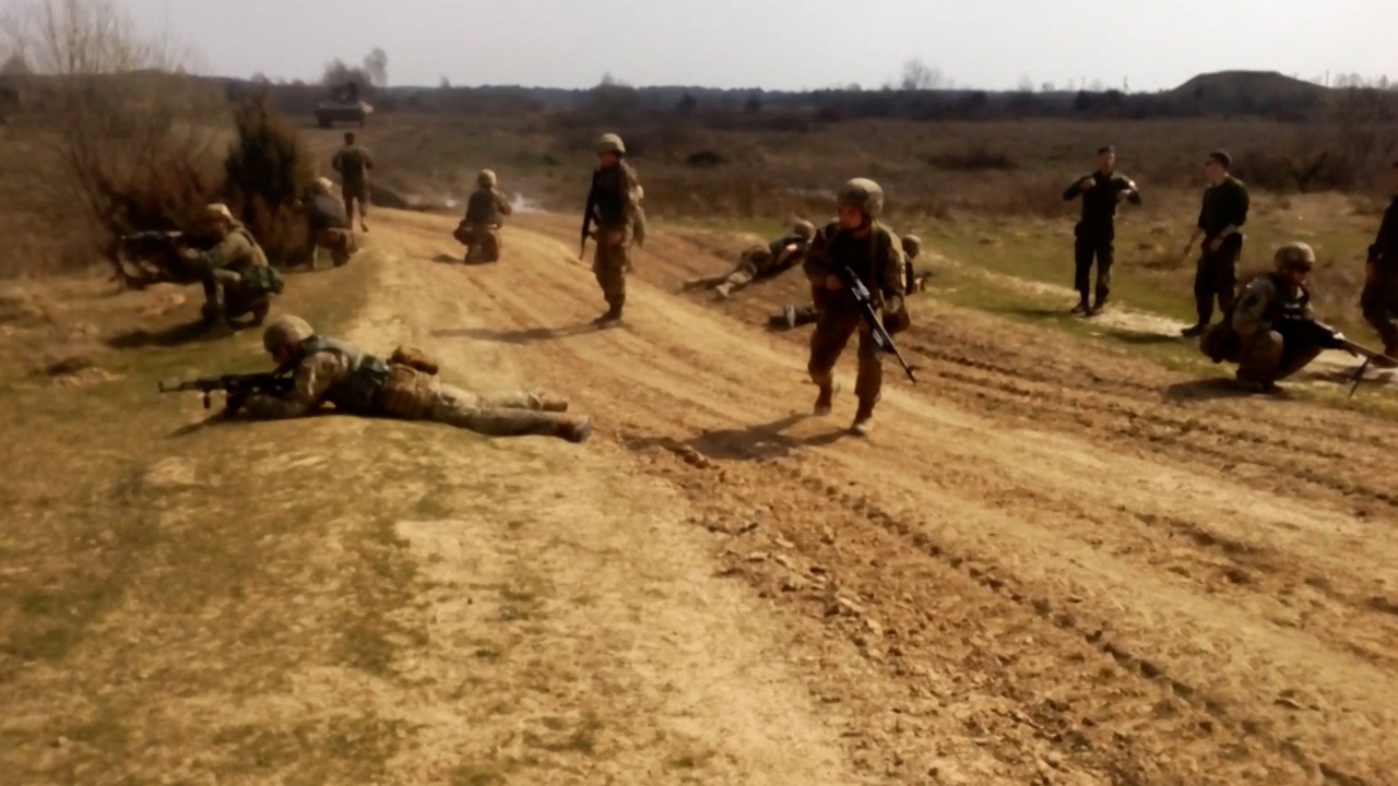 Кадры боев. Военный бой.