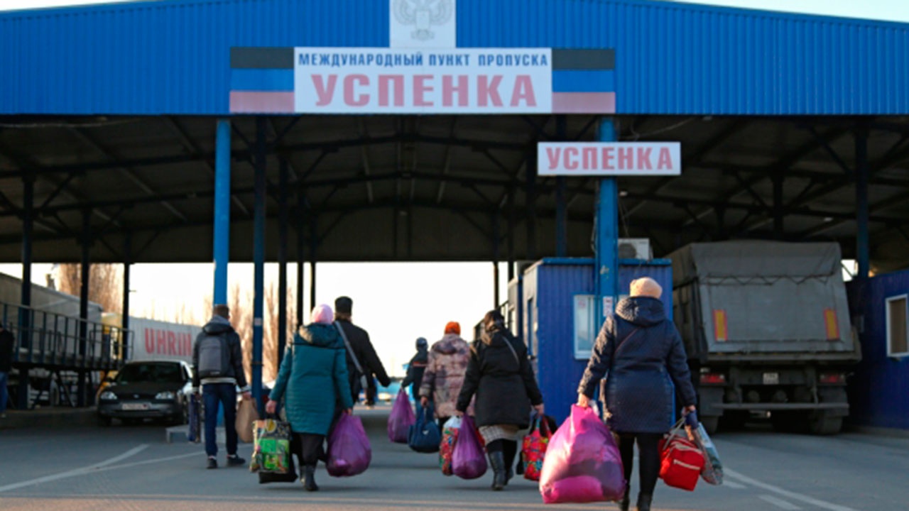 В ФСБ сообщили о снятии части ограничений на перемещение в РФ для граждан ЛДНР, Украины и Белоруссии