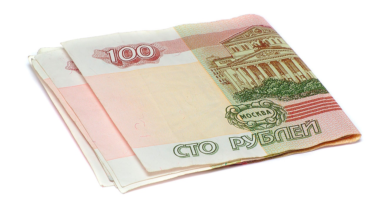 В Гознаке сообщили о возможной задержке выхода новой банкноты в 100 рублей