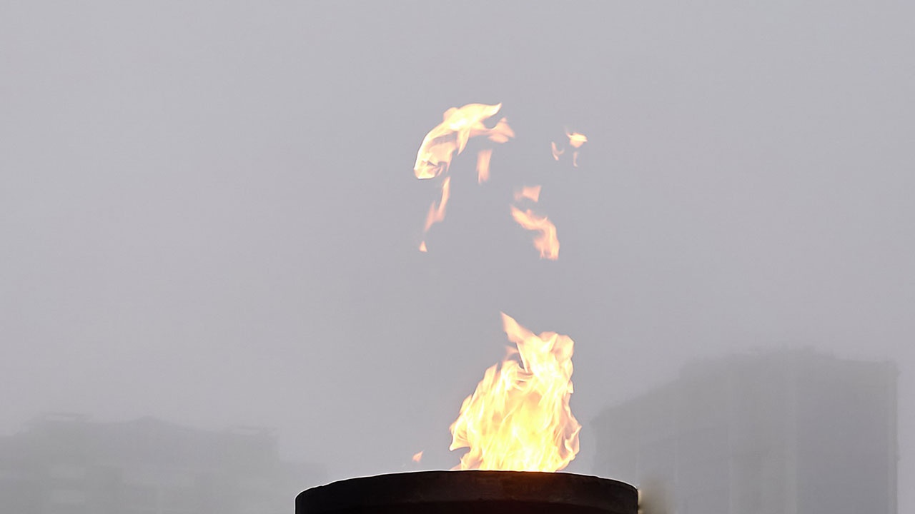На Аллее Славы в Херсоне вновь загорелся Вечный огонь