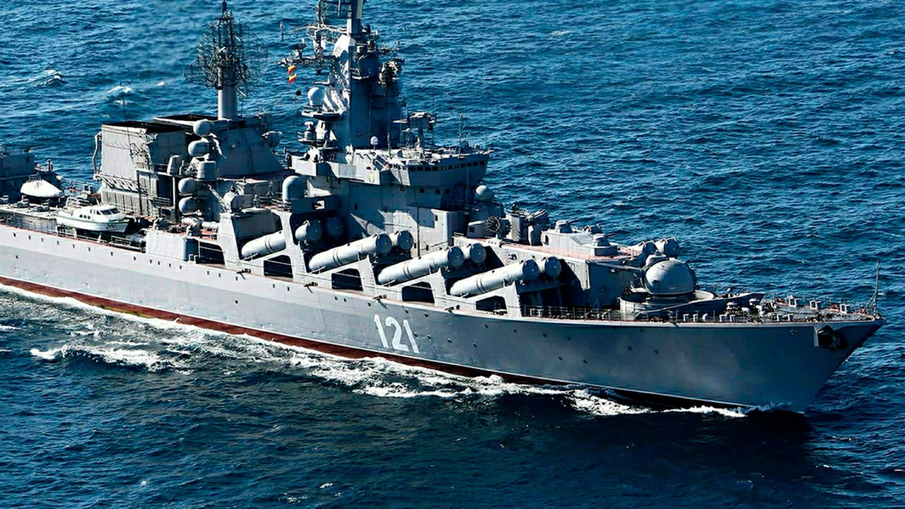 В Минобороны России заявили о локализации очага возгорания на ракетном крейсере «Москва»
