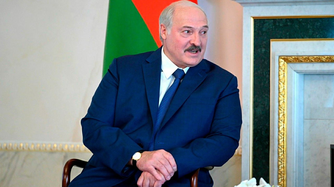 «Соли просят у нас»: Лукашенко рассказал о «стоящих вдоль границы» поляках и прибалтах