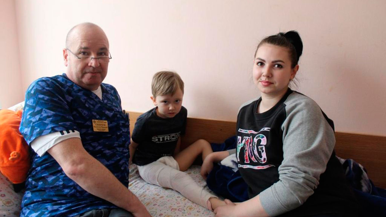 В Мытищинской больнице вылечили ребенка из Харькова со сложным переломом бедра