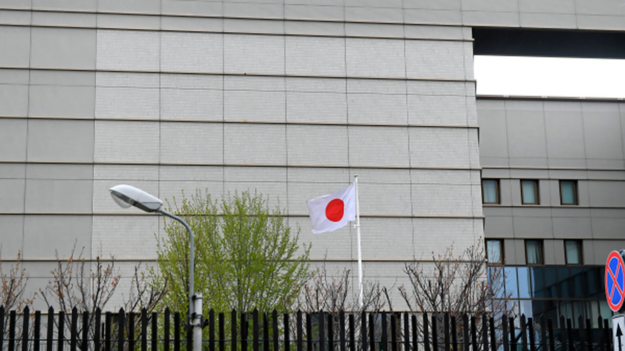 МИД РФ сообщил о высылке восьми сотрудников посольства Японии