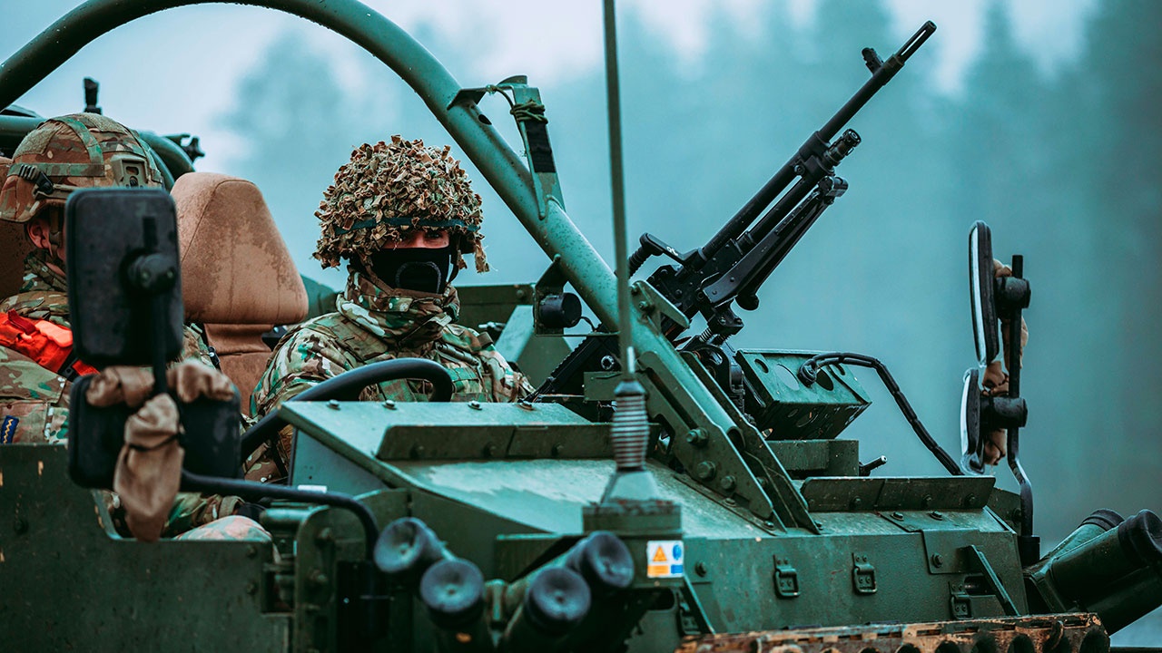 Британия разместит в Европе около 8 тыс военных на учениях НАТО