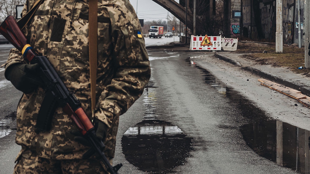 МО РФ: националисты оборудовали огневые точки в жилых домах Северодонецка