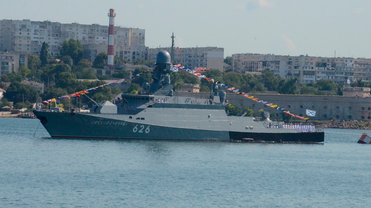 Балтийский флот получит два новых ракетных корабля