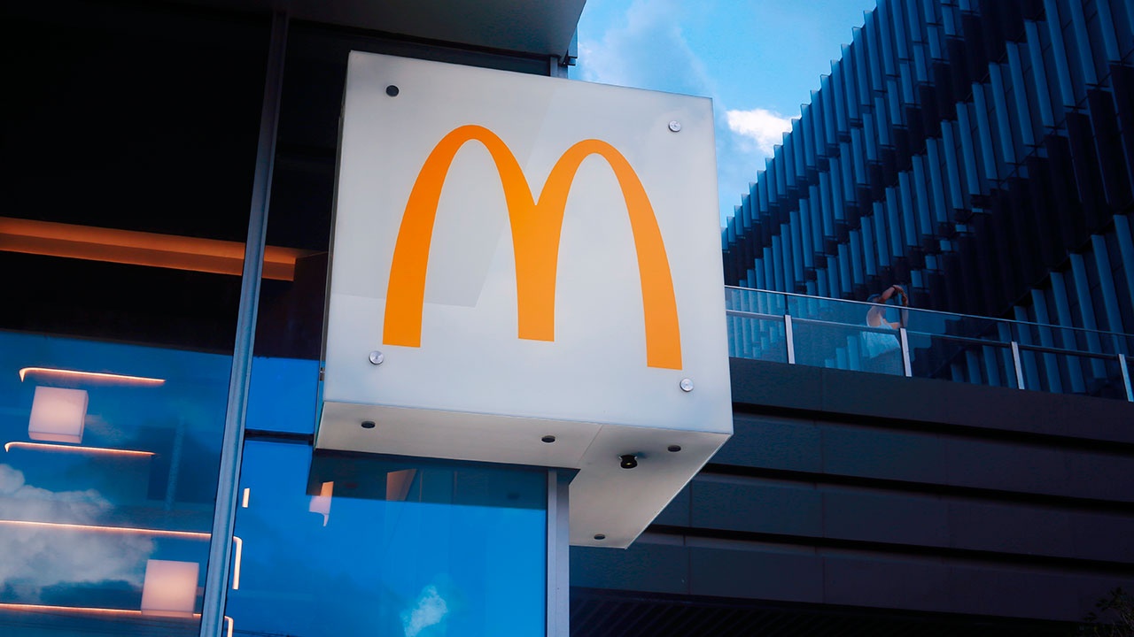В McDonald's заявили, что желтая буква «М» не будет сохранена в бренде ресторанов в РФ