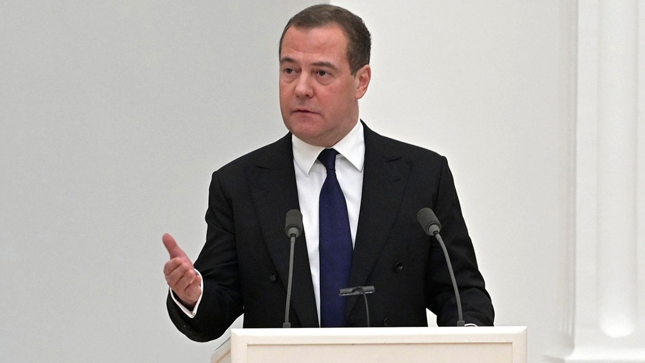 Медведев заявил, что план Италии по урегулированию на Украине основан на фейках