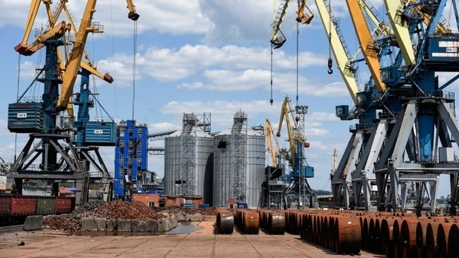 В МО РФ заявили об устранении минной опасности в акватории порта Мариуполь