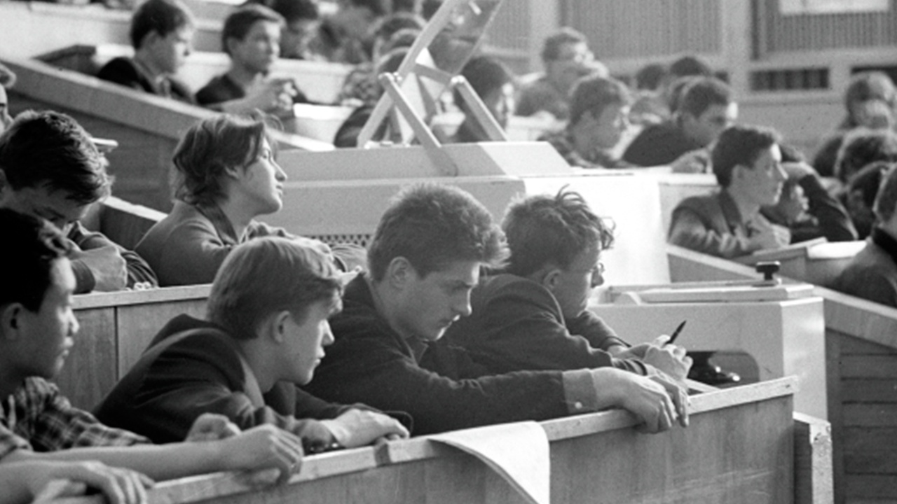 В Минобрнауки исключили возврат к советской системе образования после отказа от Болонской