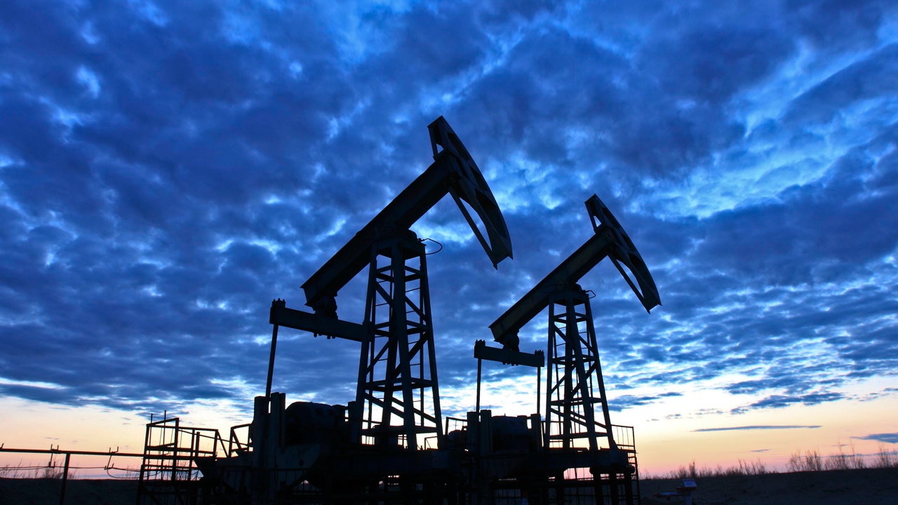 Le Figaro: эмбарго на нефть из России запускает «игру в музыкальные стулья»