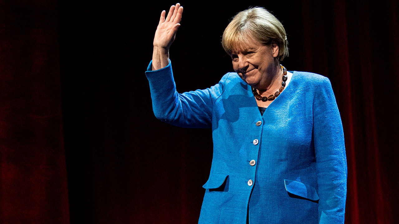 Меркель рассказала, почему не участвует в урегулировании конфликта на Украине