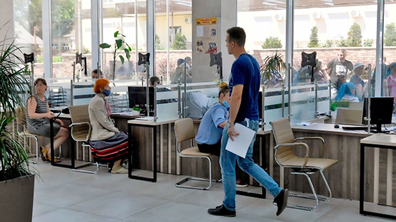 В Мелитополе выдали первые российские паспорта 